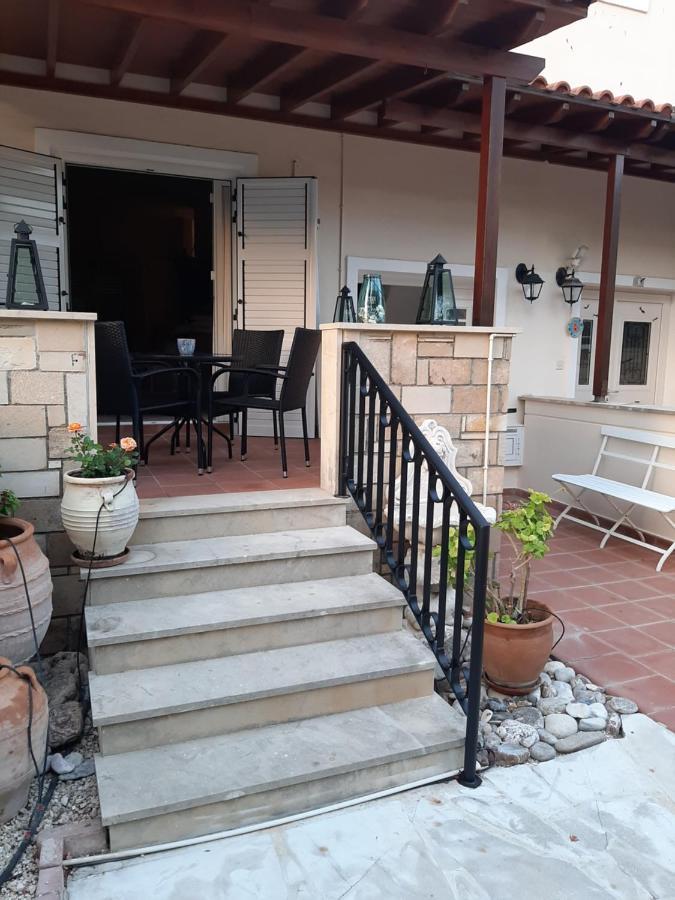 Limnaria Deluxe Maisonette Paphos Eksteriør bilde
